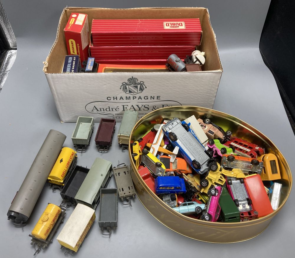 A quantity of Hornby OO gauge model railway and a small collection of Matchbox and other die cast cars